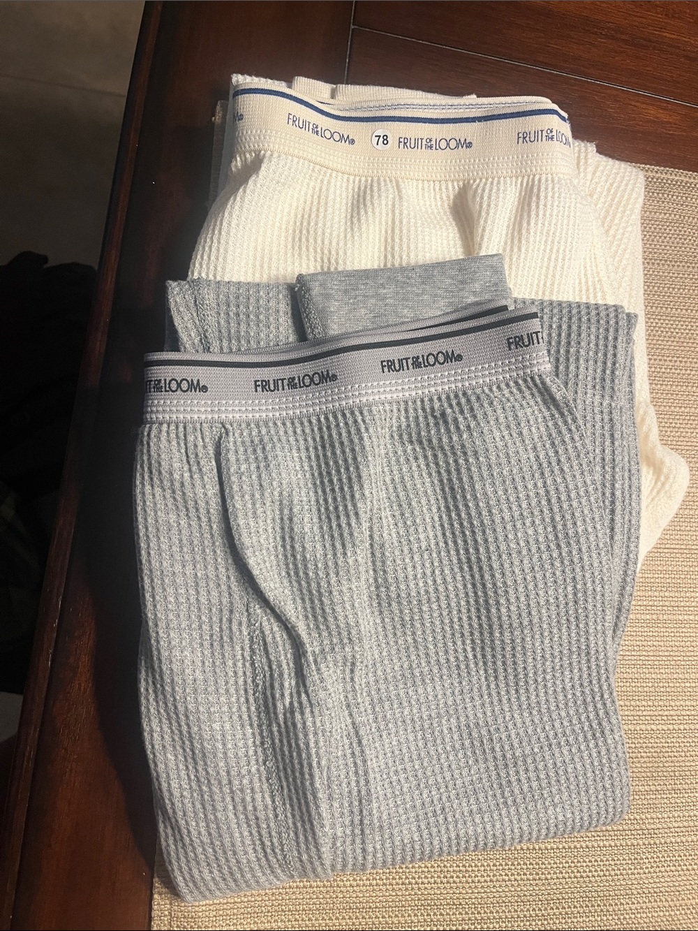 Item 79..—2 n Classic fruit of the Loom Men's Waffle Thermal bottoms long johns